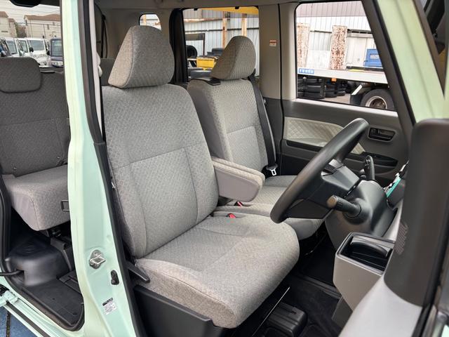 ベンチシートで車内広々☆内外装共に綺麗な車両です♪