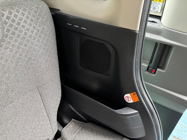 リアシート左右に小物入れ☆