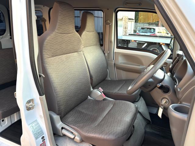 ＮＶ１００クリッパーバン ＤＸ　５ＡＧＳ　２ｎｄ発進　前後ドライブレコーダー　ＥＴＣ　ＣＤ　ＦＭ＆ＡＭラジオ　集中ドアロック　ＬＥＤライト　Ｗエアバッグ　ＡＢＳ　ヘッドライトレベライザー　ＵＶカットガラス　タイミングチェーン　禁煙車（11枚目）