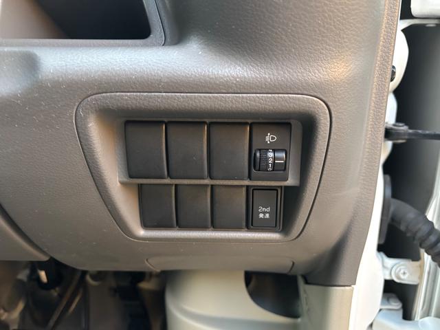 ＮＶ１００クリッパーバン ＤＸ　５ＡＧＳ　２ｎｄ発進　前後ドライブレコーダー　ＥＴＣ　ＣＤ　ＦＭ＆ＡＭラジオ　集中ドアロック　ＬＥＤライト　Ｗエアバッグ　ＡＢＳ　ヘッドライトレベライザー　ＵＶカットガラス　タイミングチェーン　禁煙車（18枚目）