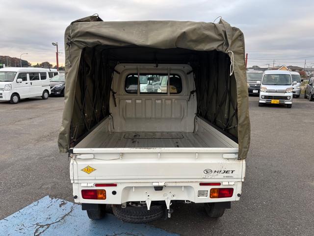 ハイゼットトラック スタンダード 1オーナー 禁煙車 幌付き エアコン パワーステアリング 社外ナビTV CD FM&AMラジオ ETC アクセサリー電源 運転席エアバッグ ABS ヘッドライトレベライザー 取扱説明書 保証書 記録簿(9枚目)