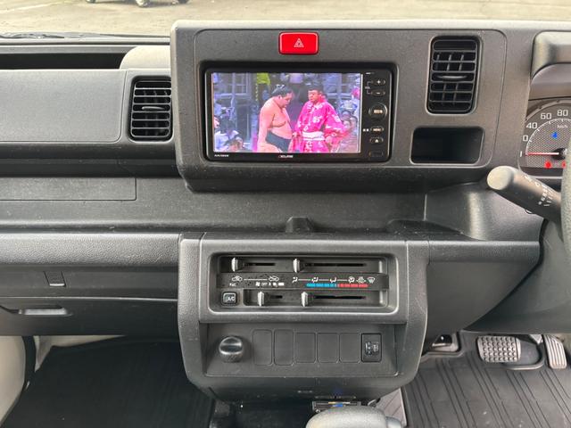 ハイゼットトラック スタンダード 1オーナー 禁煙車 幌付き エアコン パワーステアリング 社外ナビTV CD FM&AMラジオ ETC アクセサリー電源 運転席エアバッグ ABS ヘッドライトレベライザー 取扱説明書 保証書 記録簿(17枚目)