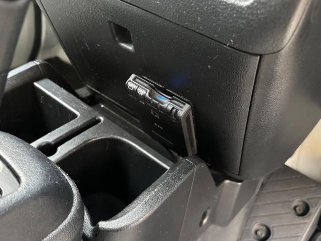 ハイゼットトラック スタンダード 1オーナー 禁煙車 幌付き エアコン パワーステアリング 社外ナビTV CD FM&AMラジオ ETC アクセサリー電源 運転席エアバッグ ABS ヘッドライトレベライザー 取扱説明書 保証書 記録簿(19枚目)