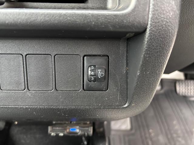 ハイゼットトラック スタンダード 1オーナー 禁煙車 幌付き エアコン パワーステアリング 社外ナビTV CD FM&AMラジオ ETC アクセサリー電源 運転席エアバッグ ABS ヘッドライトレベライザー 取扱説明書 保証書 記録簿(20枚目)
