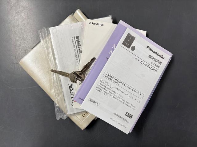 ハイゼットトラック スタンダード 1オーナー 禁煙車 幌付き エアコン パワーステアリング 社外ナビTV CD FM&AMラジオ ETC アクセサリー電源 運転席エアバッグ ABS ヘッドライトレベライザー 取扱説明書 保証書 記録簿(25枚目)