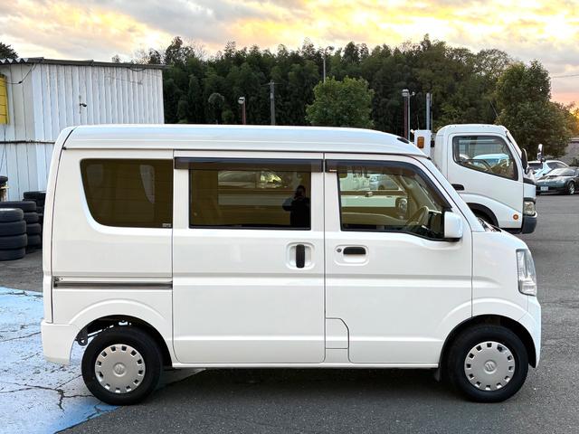 エブリイ ジョイン　衝突被害軽減ブレーキ　５ＡＧＳ　ナビＴＶ　ＤＶＤ再生　ＣＤ　ドラレコ　ＥＴＣ　電動格納ドアミラー　リアヒーター　盗難＆横滑り防止装置　Ｗエアバッグ　ＡＢＳ　オーバーヘッドコンソール　ドアバイザー（5枚目）