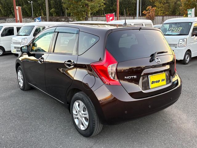 ノート Ｘ　ＤＩＧ－Ｓ　衝突被害軽減ブレーキ　車線逸脱警報　純正ナビＴＶ　ＤＶＤ再生　全方位モニター　ＣＤ　ＡＵＸ　ＵＳＢ　Ｂｌｕｅｔｏｏｔｈ　ＥＴＣ　インテリキー　オートライト　ドアミラーウインカー　ドアバイザー　禁煙車（6枚目）