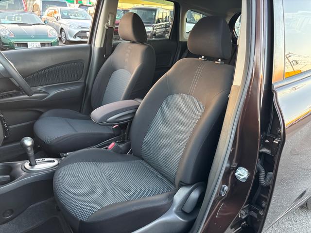 ノート Ｘ　ＤＩＧ－Ｓ　衝突被害軽減ブレーキ　車線逸脱警報　純正ナビＴＶ　ＤＶＤ再生　全方位モニター　ＣＤ　ＡＵＸ　ＵＳＢ　Ｂｌｕｅｔｏｏｔｈ　ＥＴＣ　インテリキー　オートライト　ドアミラーウインカー　ドアバイザー　禁煙車（14枚目）