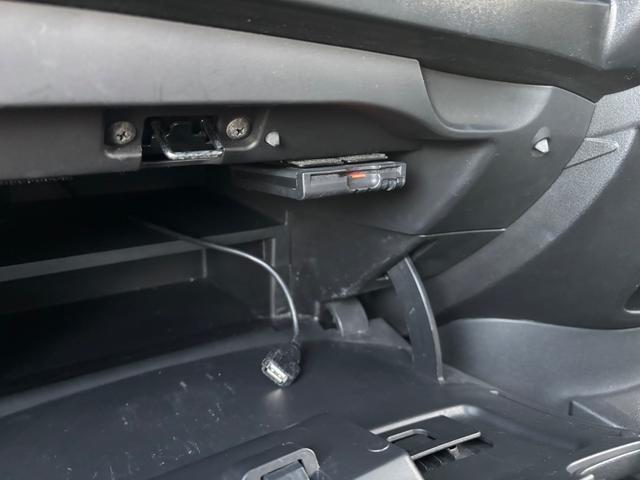 ノート Ｘ　ＤＩＧ－Ｓ　衝突被害軽減ブレーキ　車線逸脱警報　純正ナビＴＶ　ＤＶＤ再生　全方位モニター　ＣＤ　ＡＵＸ　ＵＳＢ　Ｂｌｕｅｔｏｏｔｈ　ＥＴＣ　インテリキー　オートライト　ドアミラーウインカー　ドアバイザー　禁煙車（20枚目）