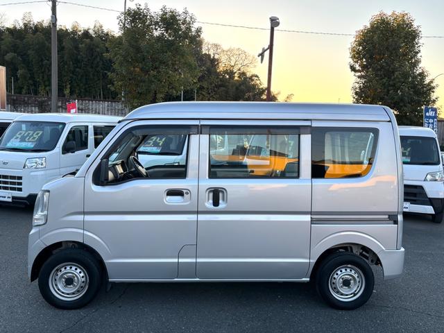 ミニキャブバン Ｍ　１オーナー　禁煙車　記録簿　５ＡＧＳ　ナビ　フルセグＴＶ　バックカメラ　ＤＶＤ再生　ＴＶキャンセラー　ＣＤ　Ｂｌｕｅｔｏｏｔｈ　ドラレコ　ＥＴＣ　Ｗエアバッグ　ＡＢＳ　ドアバイザー　ＵＶカットガラス（4枚目）