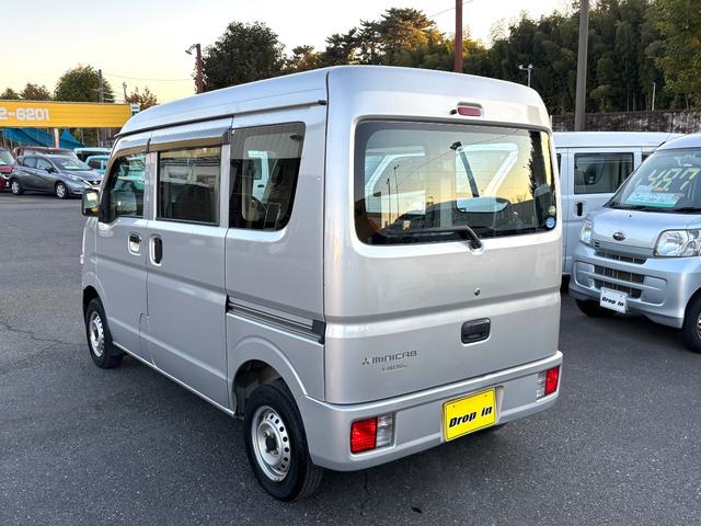 ミニキャブバン Ｍ　１オーナー　禁煙車　記録簿　５ＡＧＳ　ナビ　フルセグＴＶ　バックカメラ　ＤＶＤ再生　ＴＶキャンセラー　ＣＤ　Ｂｌｕｅｔｏｏｔｈ　ドラレコ　ＥＴＣ　Ｗエアバッグ　ＡＢＳ　ドアバイザー　ＵＶカットガラス（6枚目）
