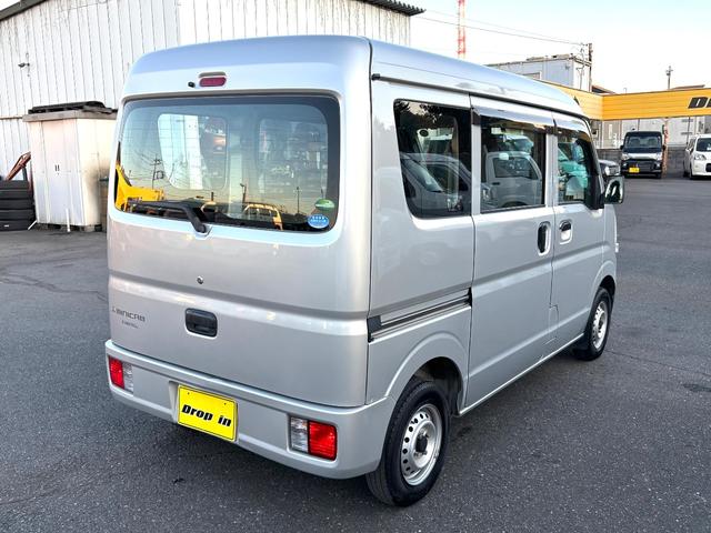 ミニキャブバン Ｍ　１オーナー　禁煙車　記録簿　５ＡＧＳ　ナビ　フルセグＴＶ　バックカメラ　ＤＶＤ再生　ＴＶキャンセラー　ＣＤ　Ｂｌｕｅｔｏｏｔｈ　ドラレコ　ＥＴＣ　Ｗエアバッグ　ＡＢＳ　ドアバイザー　ＵＶカットガラス（8枚目）