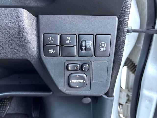 ハイゼットカーゴ クルーズＳＡＩＩＩ　衝突被害軽減ブレーキ　車線逸脱警報　社外ナビ　バックカメラ　ＣＤ　ＡＵＸ　Ｂｌｕｅｔｏｏｔｈ　ドラレコ　ＥＴＣ　オートハイビーム　電動格納ドアミラー　キーレス　アイドリングストップ　禁煙車　記録簿（22枚目）