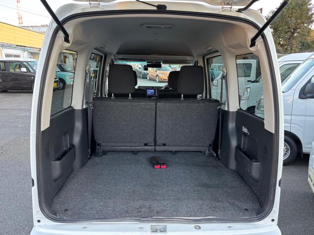 ハイゼットカーゴ クルーズＳＡＩＩＩ　衝突被害軽減ブレーキ　車線逸脱警報　社外ナビ　バックカメラ　ＣＤ　ＡＵＸ　Ｂｌｕｅｔｏｏｔｈ　ドラレコ　ＥＴＣ　オートハイビーム　電動格納ドアミラー　キーレス　アイドリングストップ　禁煙車　記録簿（25枚目）