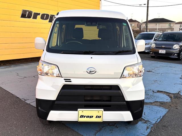 ハイゼットカーゴ クルーズＳＡＩＩＩ　衝突被害軽減ブレーキ　車線逸脱警報　社外ナビ　バックカメラ　ＣＤ　ＡＵＸ　Ｂｌｕｅｔｏｏｔｈ　ドラレコ　ＥＴＣ　オートハイビーム　電動格納ドアミラー　キーレス　アイドリングストップ　禁煙車　記録簿（27枚目）