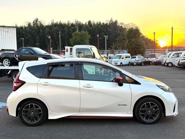 ノート e-パワーニスモ 1オーナー車 記録簿 禁煙車 エマブレ 車線逸脱警報 純正オーディオディスプレイ 全方位モニター USB Bluetooth 前後ドラレコ ETC インテリキー LEDライト 前後クリアランスソナー(5枚目)