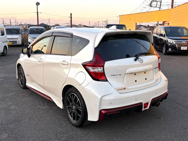 ノート e-パワーニスモ 1オーナー車 記録簿 禁煙車 エマブレ 車線逸脱警報 純正オーディオディスプレイ 全方位モニター USB Bluetooth 前後ドラレコ ETC インテリキー LEDライト 前後クリアランスソナー(6枚目)