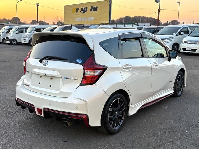 ノート e-パワーニスモ 1オーナー車 記録簿 禁煙車 エマブレ 車線逸脱警報 純正オーディオディスプレイ 全方位モニター USB Bluetooth 前後ドラレコ ETC インテリキー LEDライト 前後クリアランスソナー(8枚目)