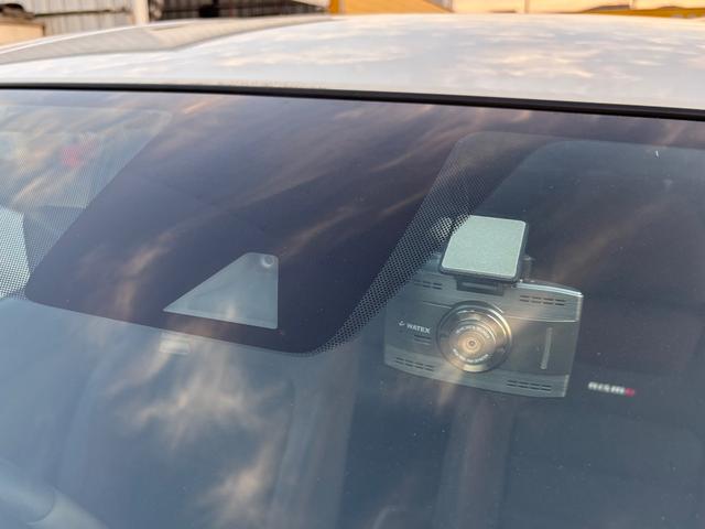 ノート e-パワーニスモ 1オーナー車 記録簿 禁煙車 エマブレ 車線逸脱警報 純正オーディオディスプレイ 全方位モニター USB Bluetooth 前後ドラレコ ETC インテリキー LEDライト 前後クリアランスソナー(21枚目)