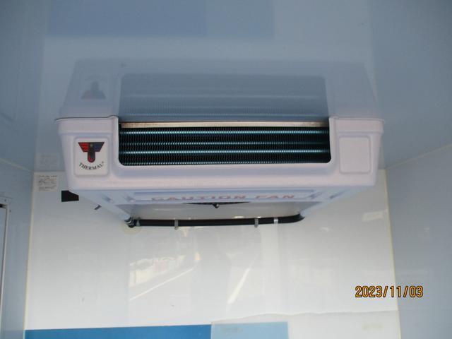 スタンダード　冷凍冷蔵車　サーマルマスター製　－２５℃設定　２コンプレッサー　オートマ(9枚目)