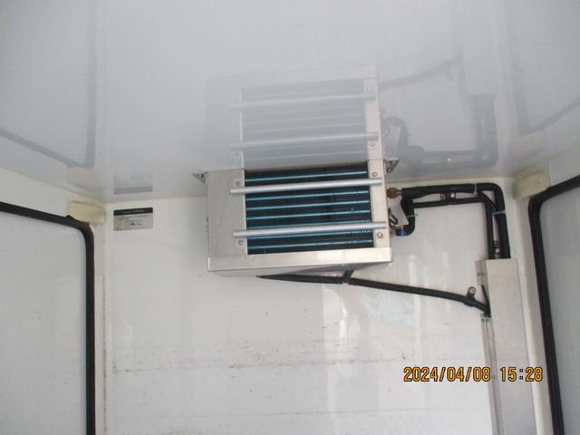 ハイルーフ　冷凍冷蔵車　デンソー製　中温仕様　－７℃設定　コンテナ両側スライド　オートマ　ハイルーフ(9枚目)