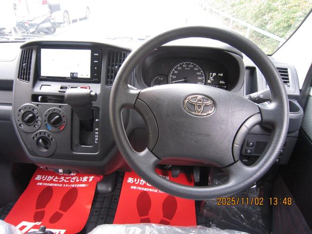 タウンエースバン GL オートマ 5人乗り 社外ナビ(3枚目)