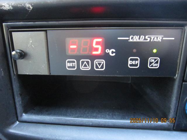 バネットトラック ロングスーパーローDX 冷凍冷蔵車 -5℃設定 東光冷熱製 オートマ Wタイヤ 900k 社外バックモニター(4枚目)