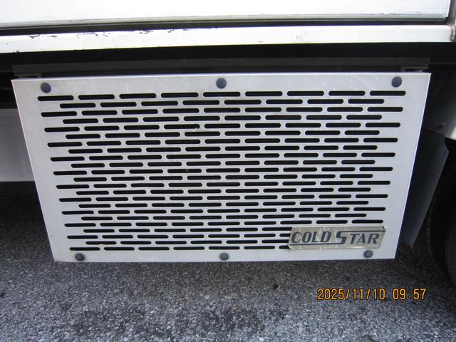 バネットトラック ロングスーパーローDX 冷凍冷蔵車 -5℃設定 東光冷熱製 オートマ Wタイヤ 900k 社外バックモニター(8枚目)