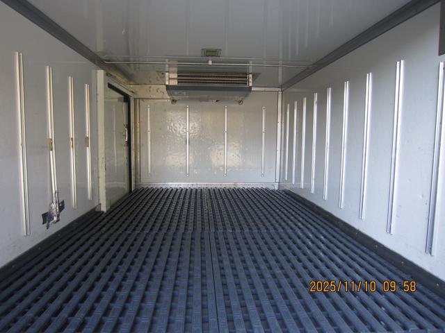 バネットトラック ロングスーパーローDX 冷凍冷蔵車 -5℃設定 東光冷熱製 オートマ Wタイヤ 900k 社外バックモニター(10枚目)