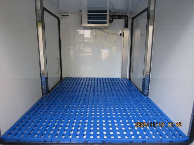 ハイゼットトラック FRP中温冷凍車 両側ドアHR 冷凍冷蔵車 -7℃設定 デンソー製 オートマ(10枚目)