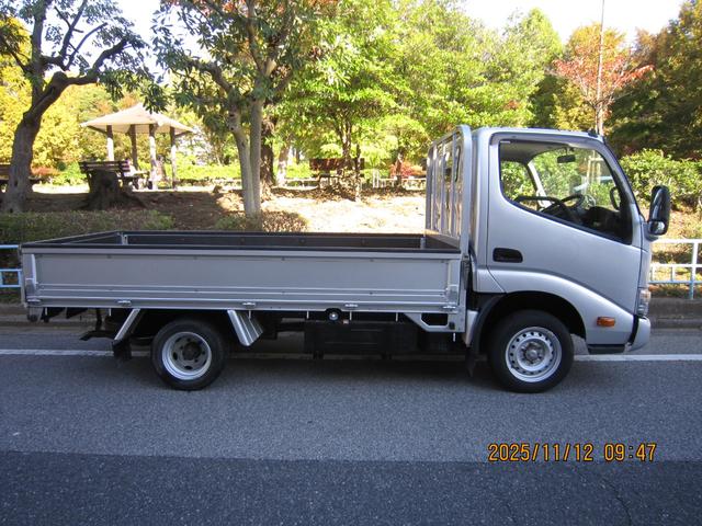 ダイナトラック ロングジャストロー ディーゼル オートマ 低床Wタイヤ 10尺 1.45トン(7枚目)