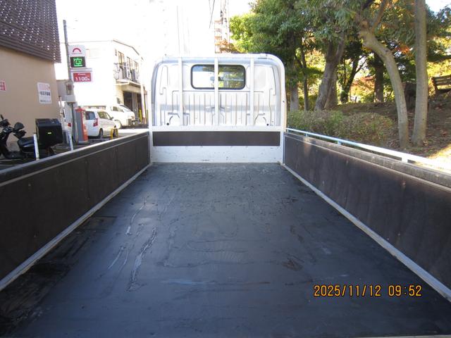 ダイナトラック ロングジャストロー ディーゼル オートマ 低床Wタイヤ 10尺 1.45トン(11枚目)