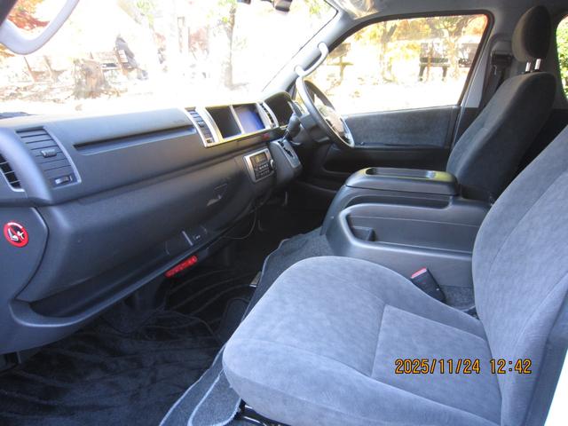 ハイエースワゴン ＧＬ　１０人乗り　ＧＬ　ミドルルーフ（5枚目）