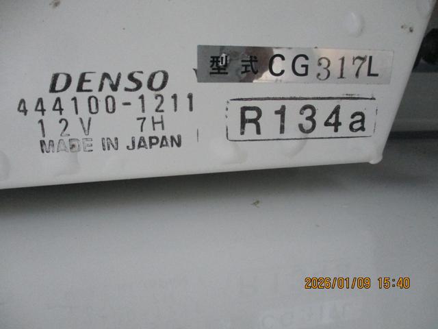 タウンエースバン 冷蔵冷凍車　冷蔵車　－５℃設定　デンソー製　オートマ　４ドア　リヤガラス看板跡有り　７５０Ｋ（12枚目）