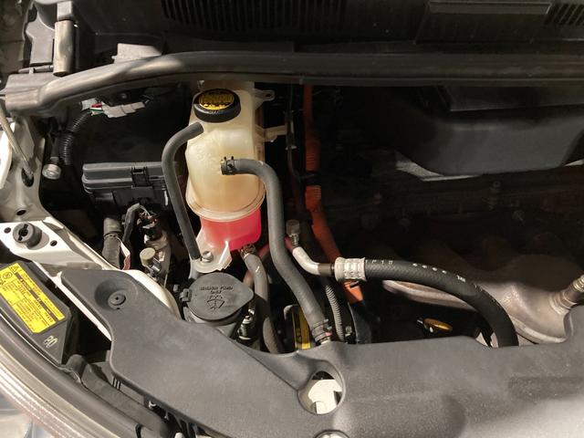 TOYOTA ESTIMA HYBRID X