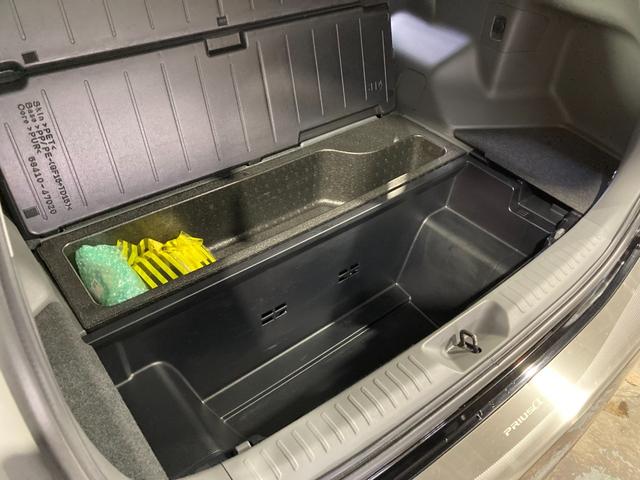 プリウスアルファ Ｓツーリングセレクション　ＬＥＤヘッドライト　純正エアロ　ＴＥＩＮ車高調　社外アルミ　純正ナビＴＶ　バックカメラ　ＥＴＣ（11枚目）