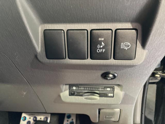 プリウスアルファ Ｓツーリングセレクション　ＬＥＤヘッドライト　純正エアロ　ＴＥＩＮ車高調　社外アルミ　純正ナビＴＶ　バックカメラ　ＥＴＣ（20枚目）