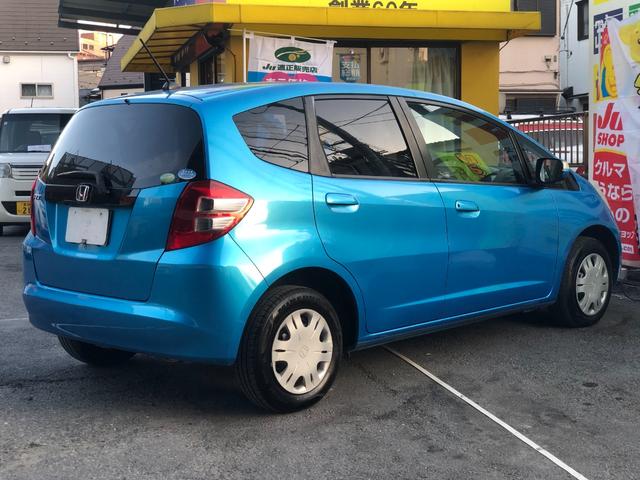 フィット Ｇスマートセレクション　純正ナビ　ワンセグテレビ　バックカメラ　スマートキー　車検９年６月（3枚目）