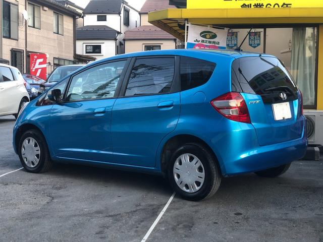 フィット Ｇスマートセレクション　純正ナビ　ワンセグテレビ　バックカメラ　スマートキー　車検９年６月（4枚目）