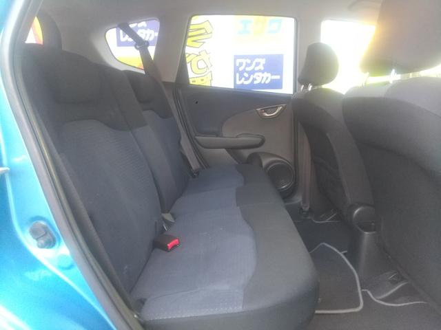 フィット Ｇスマートセレクション　純正ナビ　ワンセグテレビ　バックカメラ　スマートキー　車検９年６月（11枚目）