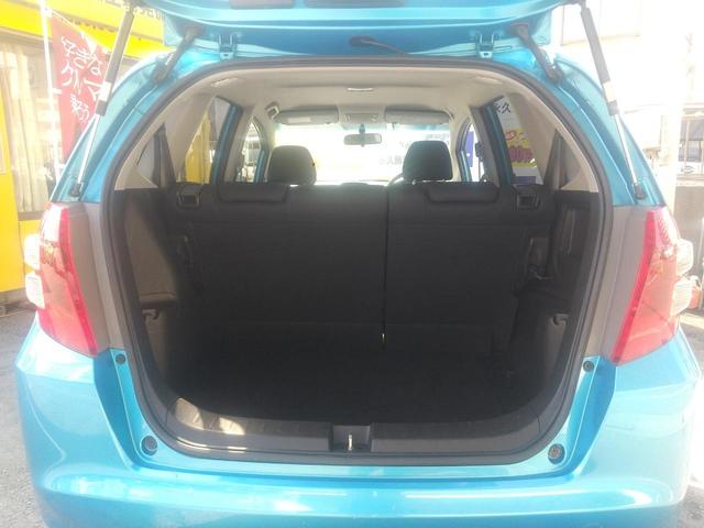 フィット Ｇスマートセレクション　純正ナビ　ワンセグテレビ　バックカメラ　スマートキー　車検９年６月（13枚目）