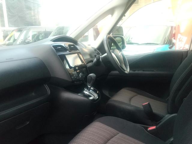 セレナ ハイウェイスター S-ハイブリッド 後期型 両側パワースライドドア ナビ(10枚目)