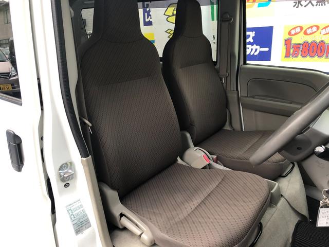 座り心地の良いモケット（布地）シート