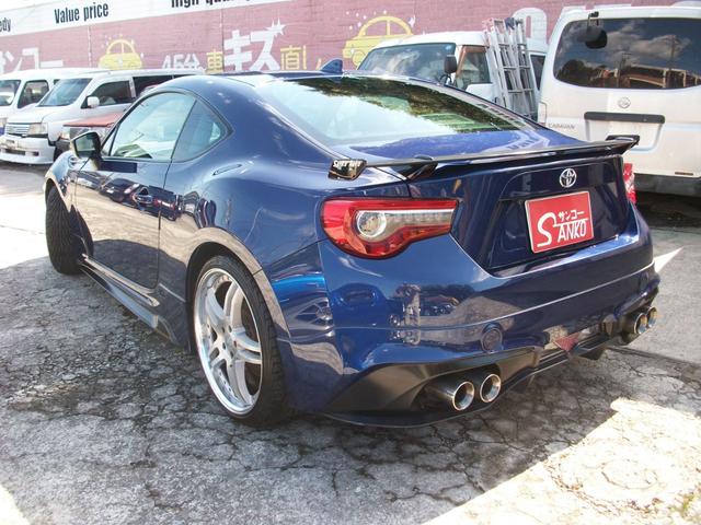 ８６ ＧＴリミテッド　ブラックパッケージ　ブレンボキャリパー　モデリスタエアロ　ＳＤナビＴＶ　バックカメラ　ＥＴＣ　ドラレコ　ハーフレザー　シートヒーター　クルコン　ブリッツタワーバー前後　ＴＲＤ４本出しマフラー　ＨＫＳエキゾーストマニ付（4枚目）