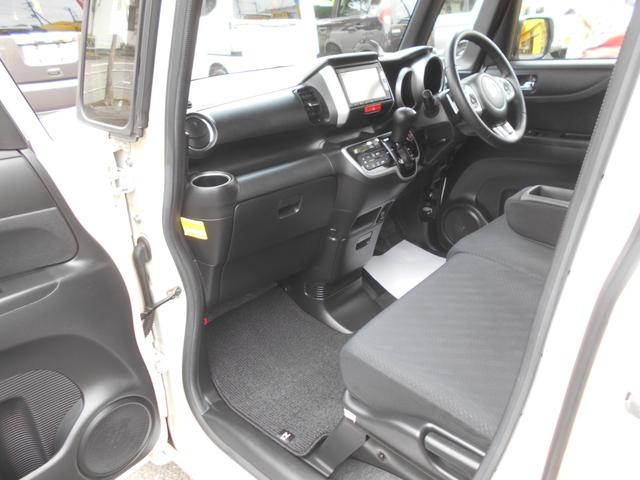 Ｎ－ＢＯＸ Ｇ　ターボＳＳパッケージ　純正ナビ　ＴＶ　バックモニター　プッシュスタート　Ｗパワースライドドア　ＨＩＤ（9枚目）