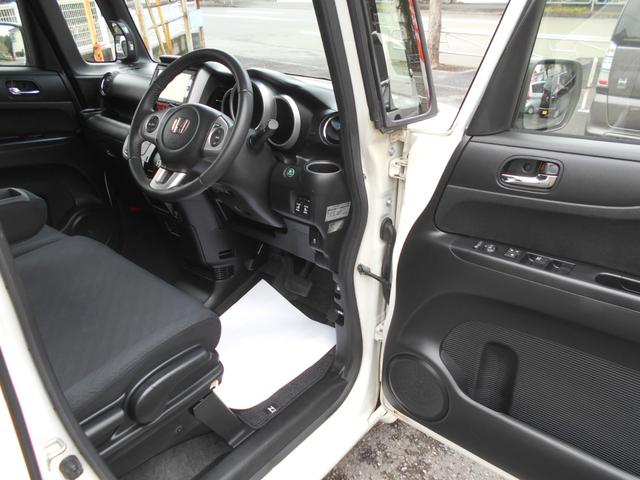 Ｎ－ＢＯＸ Ｇ　ターボＳＳパッケージ　純正ナビ　ＴＶ　バックモニター　プッシュスタート　Ｗパワースライドドア　ＨＩＤ（18枚目）