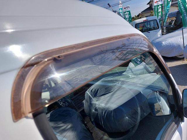 サンバーバン トランスポーター　ハイルーフ　パワーステアリング　運転席エアバッグ　助手席エアバッグ　キーレス　車両取扱説明書付　営業用黒ナンバー対応　１か月・１、０００Ｋｍ保証付　走行距離５２，１７７ｋｍ　車検整備付　コラムＡＴ（25枚目）