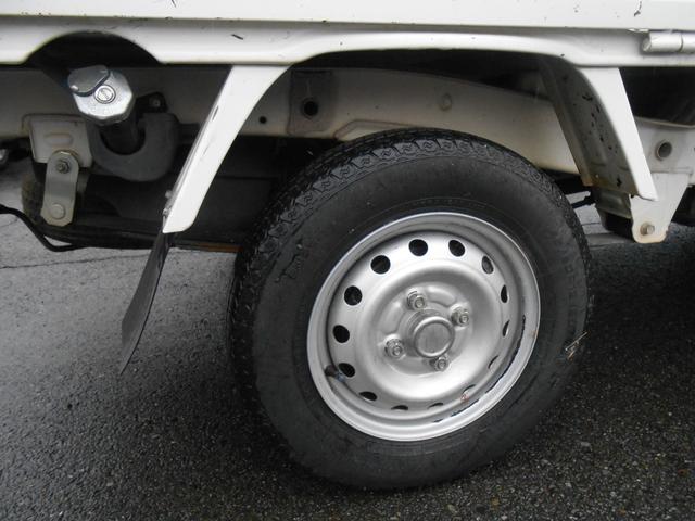 お客様専用スペースを用意しております。グリーンのペイントが駐車スペースになります。