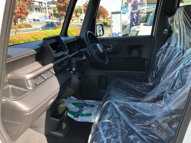 Ｎ－ＢＯＸカスタム ターボ　届出済未使用車／バックカメラ／ホンダセンシング／両側パワースライドドア／運転席・助手席シートヒーター／パドルシフト／クルーズコントロール／左右独立式リアセンタアームレスト（32枚目）