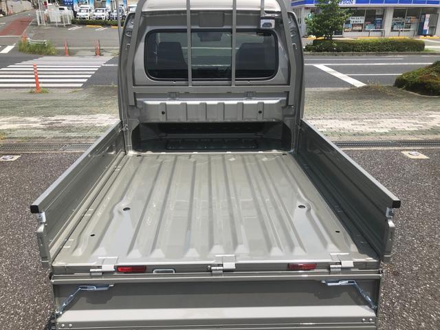 スーパーキャリイ Ｘリミテッド　届出済未使用車／４ＷＤ／スズキセーフティサポート／専用ブラックＬＥＤヘッドライト／専用ブラックフォグランプベゼル／ＬＥＤ荷台作業灯／クリアランスソナー／キーレスキー／オーバーヘッドシェルフ／３方開（22枚目）